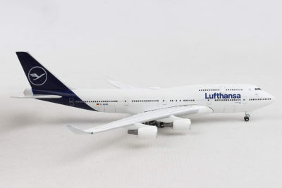 herpa 532761 – Boeing 747-400, Intercontinental, Lufthansa Doppeldecker, Wings, Modell Flugzeug, Flieger, Modellbau, – Bild 5